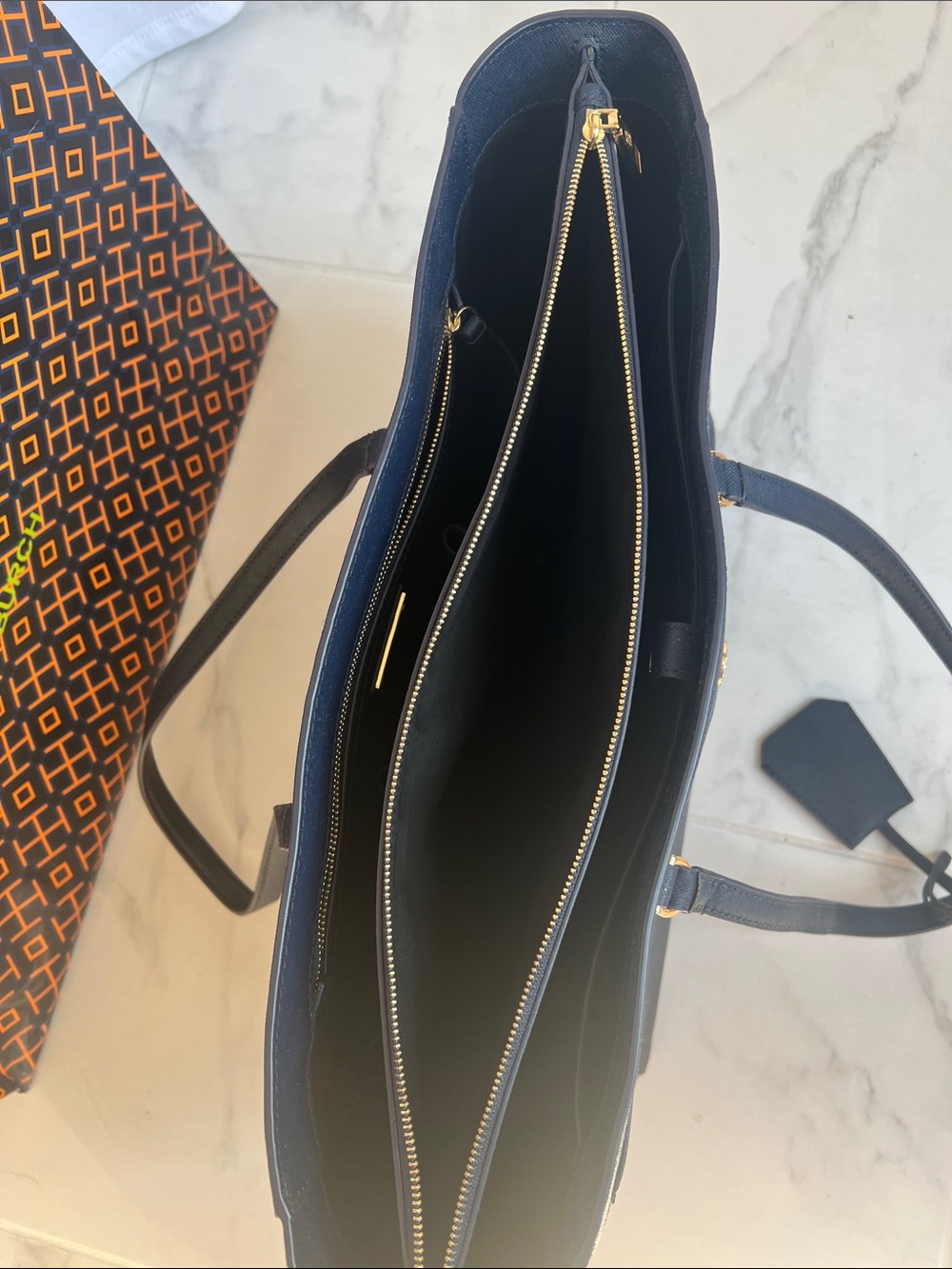 NEW Tory Burch York Buckle Tote in Navy Saffiano Leather - Picture 3 of 8